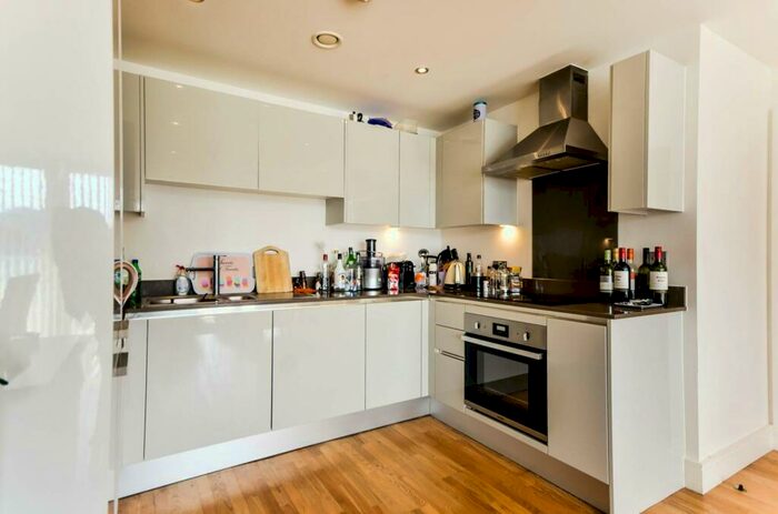 3 Bedroom Flat To Rent In Seager Place, Deptford, London, SE8