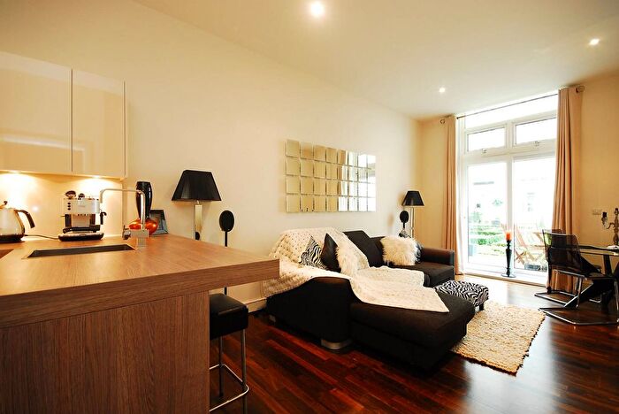 2 Bedroom Flat For Sale In Bromyard Avenue, East Acton, London, W3