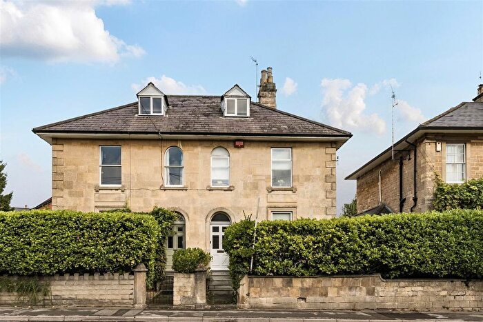 5 Bedroom Semi-detached House For Sale In Marshfield Road, Chippenham, SN15