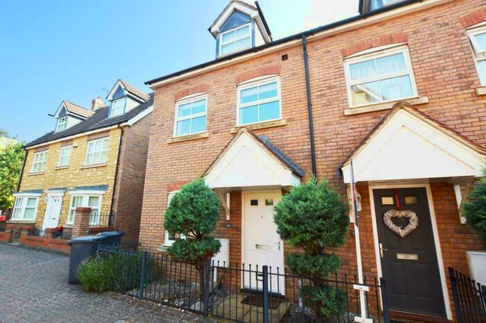 4 Bedroom Town House To Rent In Harewelle Way, Harrold, MK43