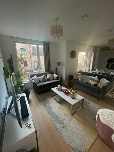 1 Bedroom Apartment For Sale In Dove Tree Apartments, Grove Park, London, NW9