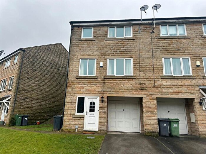 3 Bedroom Town House To Rent In Perseverance Place, Holmfirth, HD9