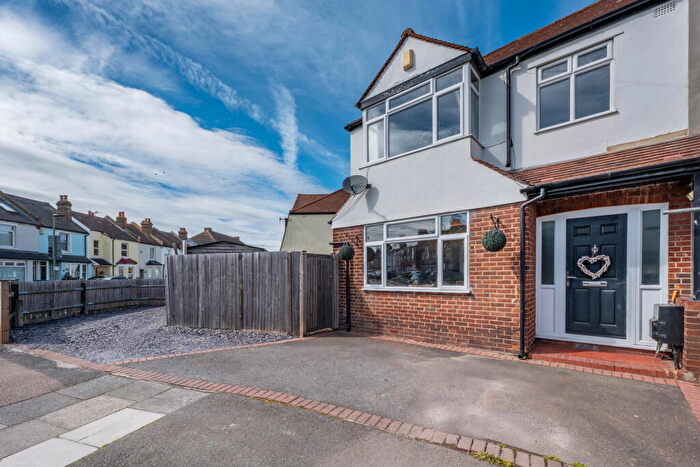 3 Bedroom Semi Detached House For Sale In Bourne Road, Bromley, BR2