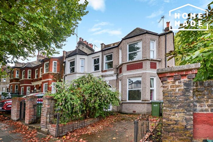 3 Bedroom End Of Terrace House To Rent In Charlton Lane, London, SE7