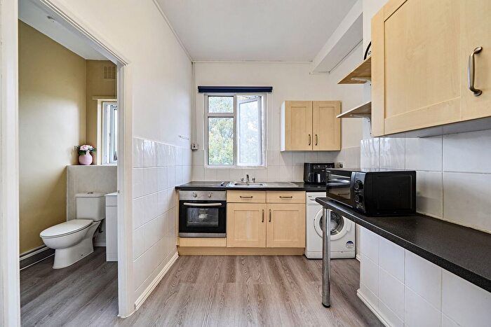 Studio For Sale In Chapel Road, West Ealing, London, W13
