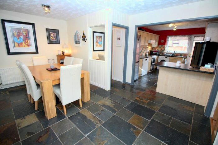 2 Bedroom Bungalow For Sale In Henly Avenue, Carrickfergus, BT38