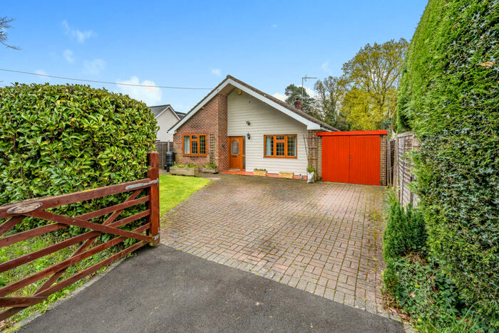 3 Bedroom Bungalow For Sale In Shortheath Lane, Sulhamstead, Reading, Berkshire, RG7