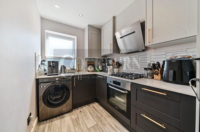 2 Bedroom Terraced House For Sale In Lonsdale Close, London, SE9