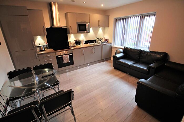 2 Bedroom Apartment To Rent In Hartisca Residence, Hartwell Road, Hyde Park, Leeds, R, LS6