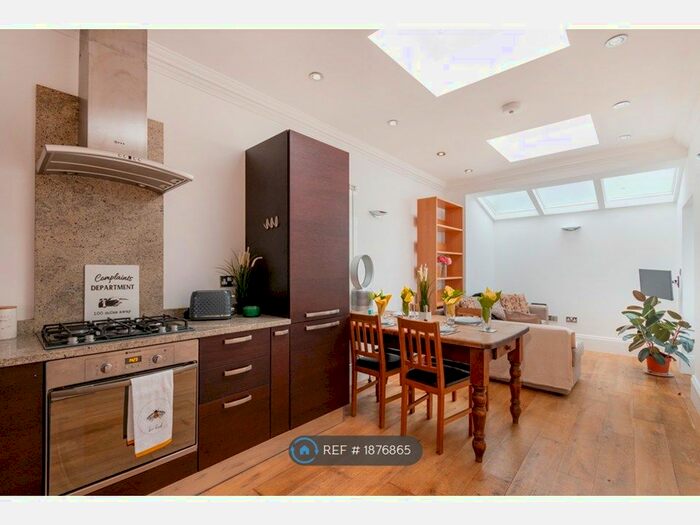 2 Bedroom Flat To Rent In Penton Street, London, N1