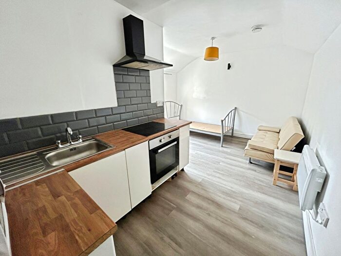 Studio To Rent In Windsor Road, Neath, SA11