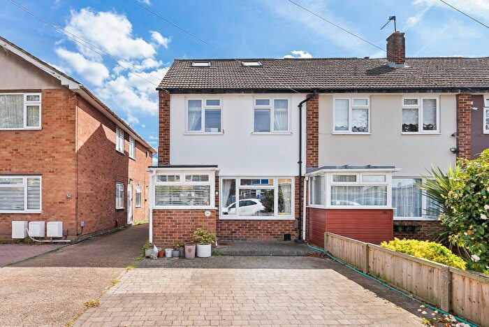 3 Bedroom End Of Terrace House For Sale In Park Road, Ashford, TW15