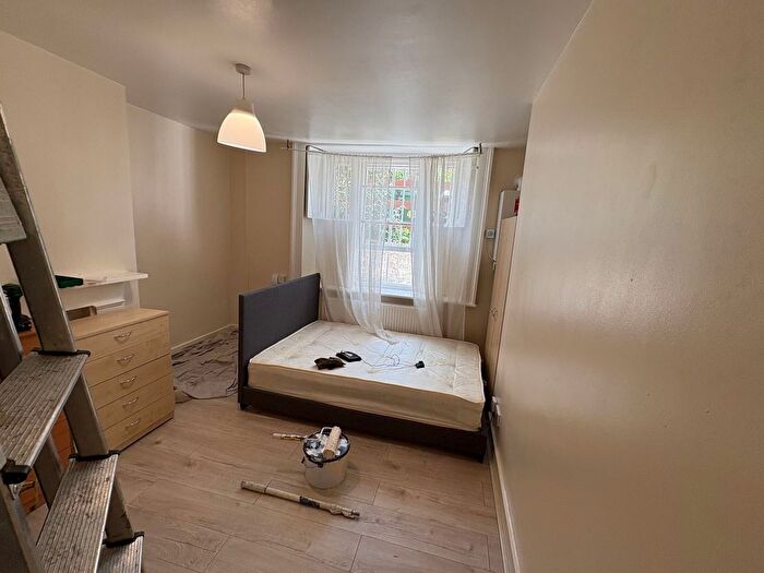 4 Bedroom Flat To Rent In Stockwell Road, Stockwell London, SW9