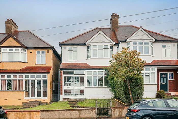 3 Bedroom Semi-Detached House For Sale In Isham Road, London, SW16