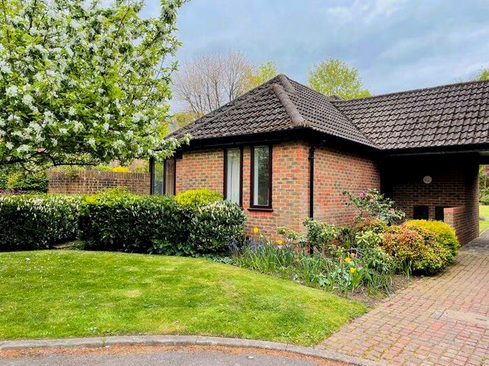 2 Bedroom Semi-Detached Bungalow To Rent In Leatherhead, KT22