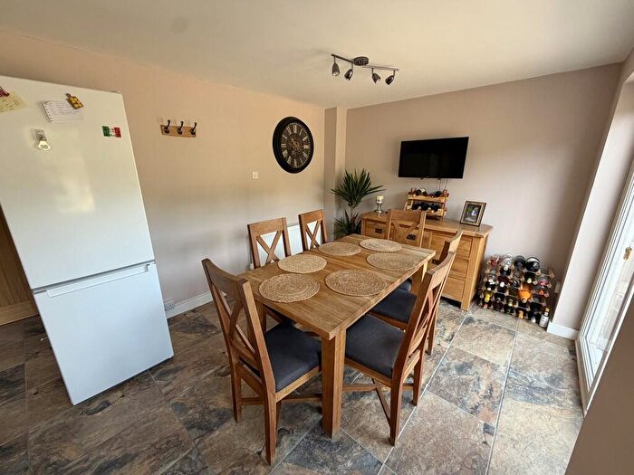 3 Bedroom Detached House For Sale In Twin Oaks Close, Broadstone, BH18 - Photo 10