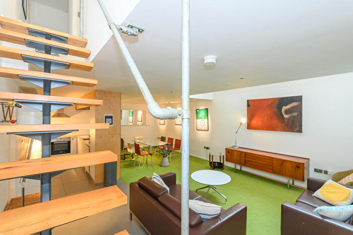 2 Bedroom Apartment For Sale In No Dock Street, LS10