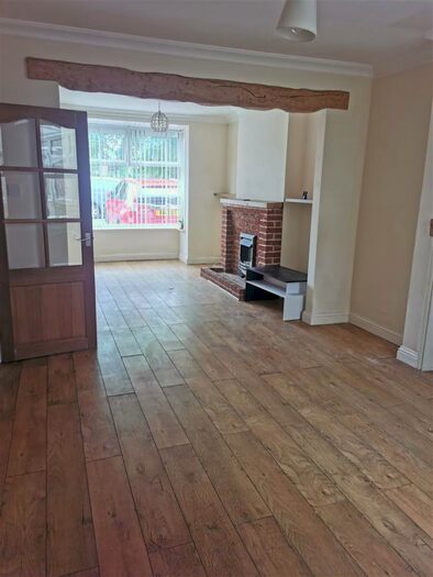 3 Bedroom Semi-Detached House To Rent In Park Road, Spalding, PE11