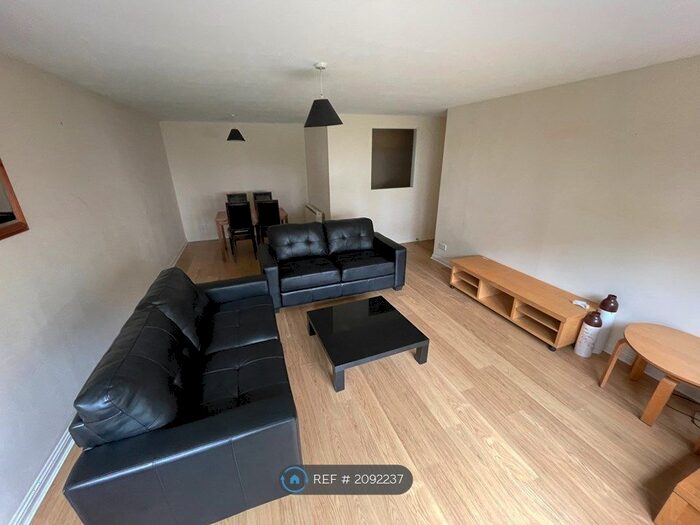 3 Bedroom Flat To Rent In Wallace Street, Glasgow, G5