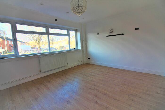 5 Bedroom Semi-Detached House To Rent In Brockworth Crescent, Bristol, BS16