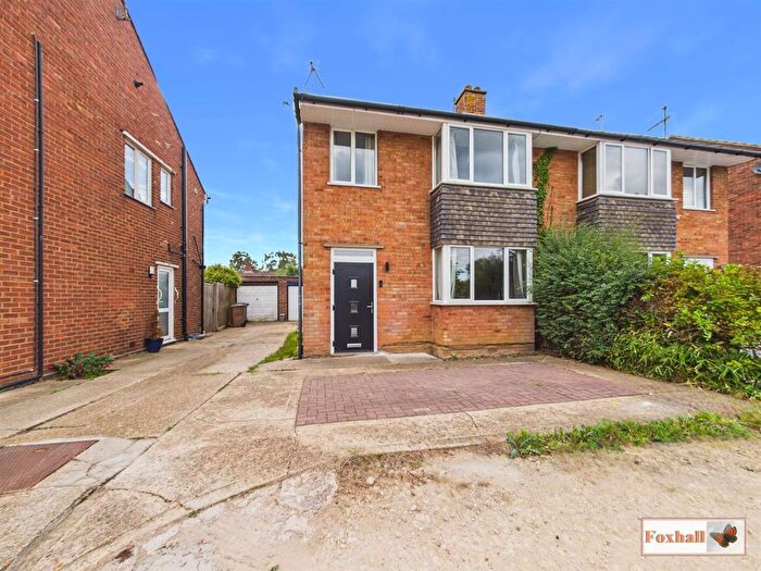 3 Bedroom Semi Detached House For Sale In Humber Doucy Lane, Ipswich, IP4