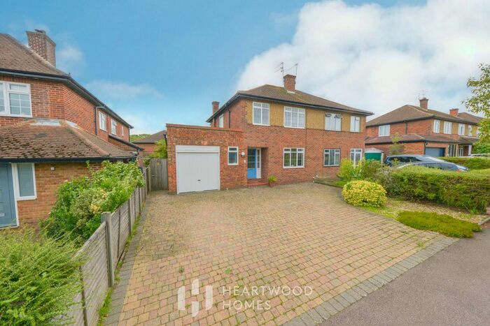 3 Bedroom Semi-Detached House To Rent In Woodfield Way, St. Albans, AL4