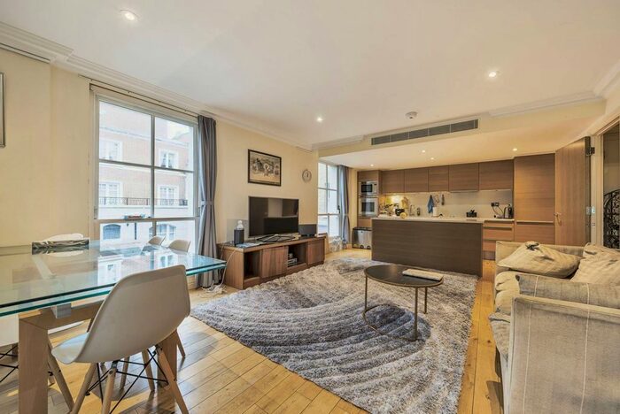 3 Bedroom Flat For Sale In Vincent Square, Westminster, London, SW1P