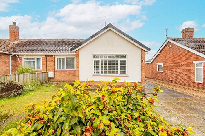 3 Bedroom Semi-detached Bungalow For Sale In Winston Avenue, Oulton Broad South, NR33