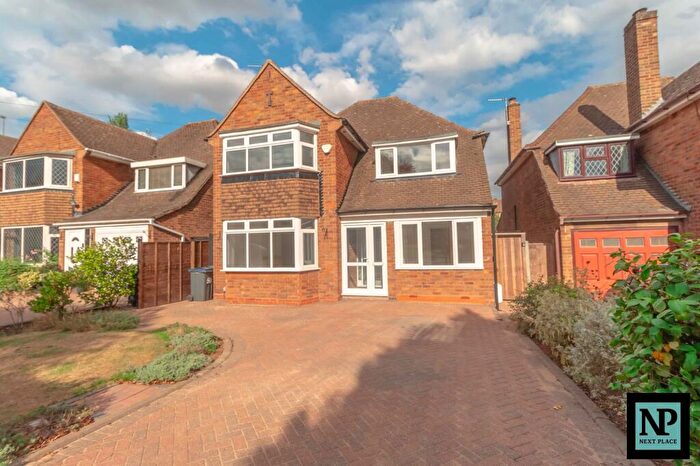 4 Bedroom Detached House For Sale In Eachelhurst Road, Sutton Coldfield, B76