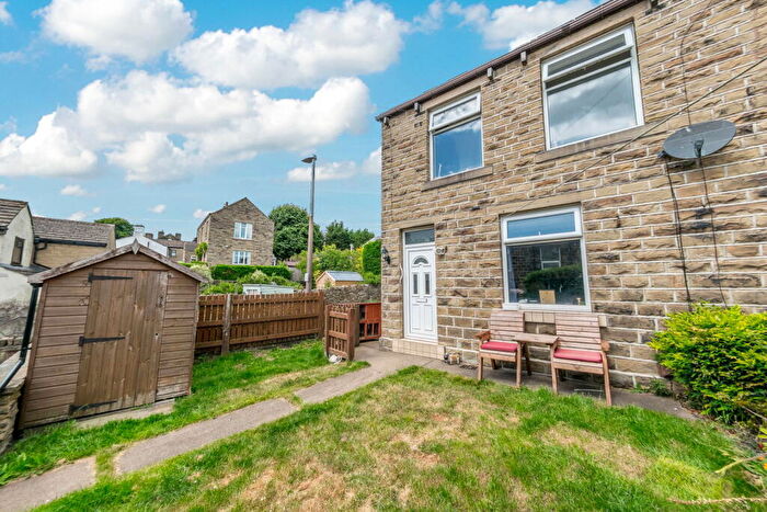 2 Bedroom End Of Terrace House For Sale In Gib Lane, Skelmanthorpe, HD8