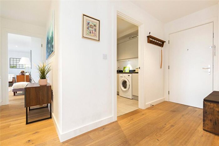 2 Bedroom Apartment To Rent In Esther Anne Place, London, N1
