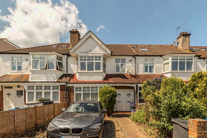 1 Bedroom Maisonette To Rent In Fairway, London, SW20