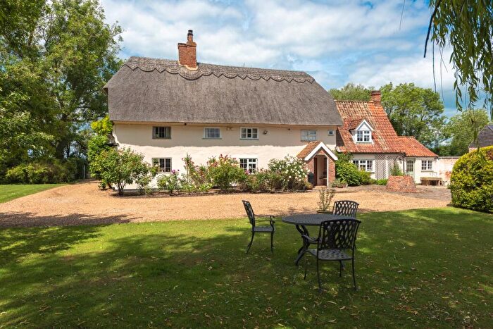 4 Bedroom Detached House For Sale In Keysoe Row East, Keysoe, Bedfordshire (with Annexe Potential), MK44