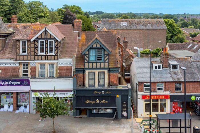 3 Bedroom Flat To Rent In High Street, Uckfield, TN22