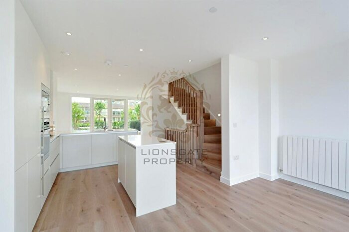 3 Bedroom House To Rent In Ryan Close, Kidbrooke Village, SE3