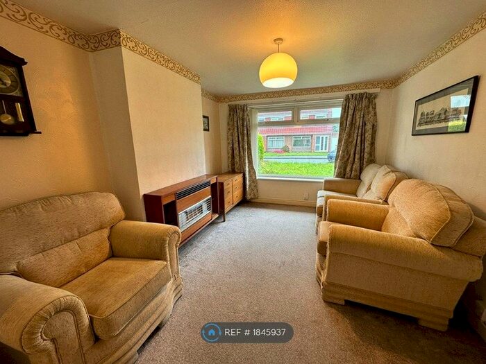 3 Bedroom Semi-Detached House To Rent In Thetford Road, Great Sankey, Warrington, WA5