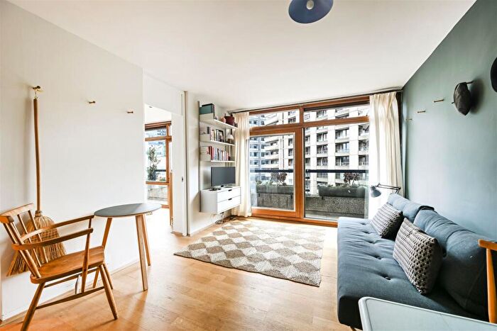 1 Bedroom Apartment For Sale In Ben Jonson House, Barbican, London, EC2Y
