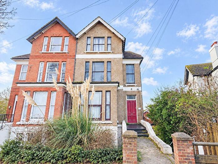 1 Bedroom Flat To Rent In Quarry Crescent, Hastings, TN34