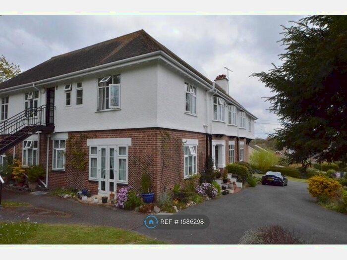 1 Bedroom Flat To Rent In High Trees, Dawlish, EX7