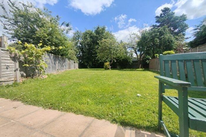 2 Bedroom Flat To Rent In Transmere Close, Orpington, BR5