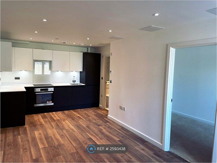 1 Bedroom Flat To Rent In Chertsey Road, Woking, GU21