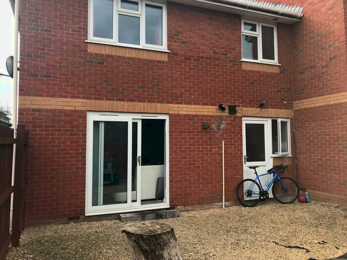 2 Bedroom House To Rent In Little Parr Close, Stapleton, Bristol, BS16