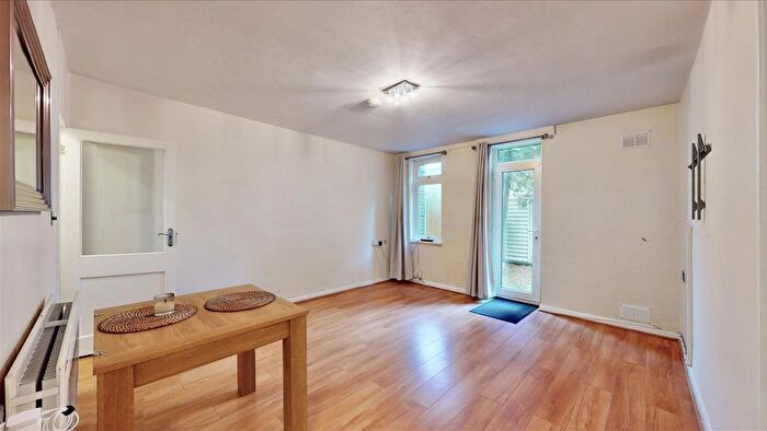 1 Bedroom Property To Rent In Jetstar Way, Northolt, UB5