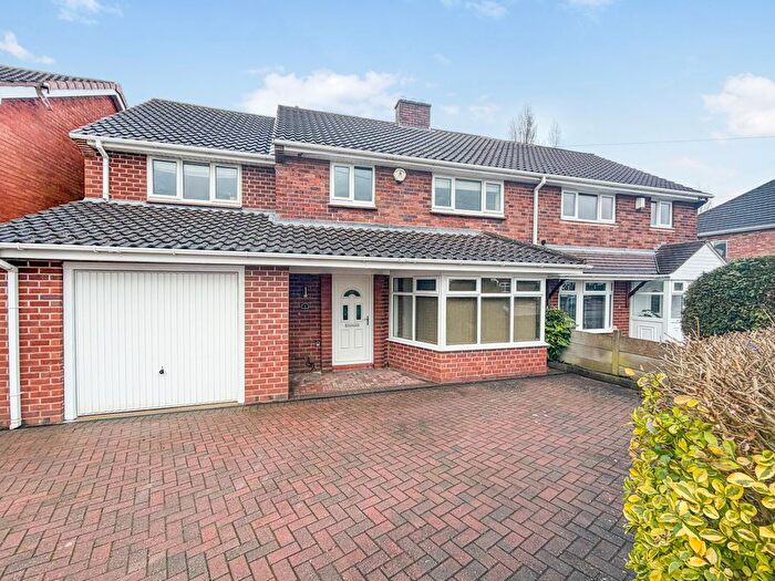 4 Bedroom Semi-Detached House For Sale In St. Michaels Grove, Dudley, West Midlands, DY2