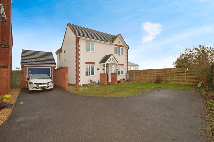 3 Bedroom Detached House For Sale In Mill Field Close, Helpston, PE6