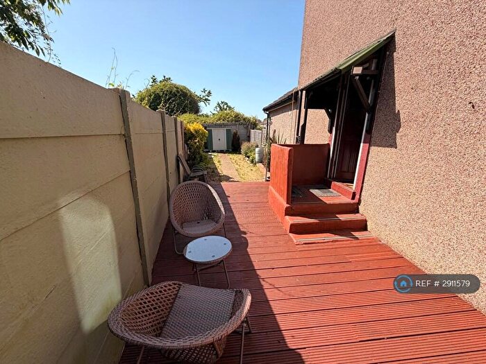2 Bedroom Flat To Rent In Crow Lane, Romford, RM7