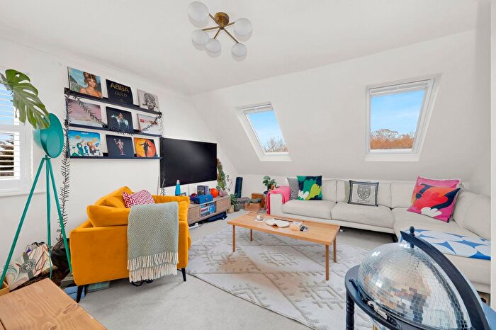 1 Bedroom Flat For Sale In Riggindale Road, London, SW16