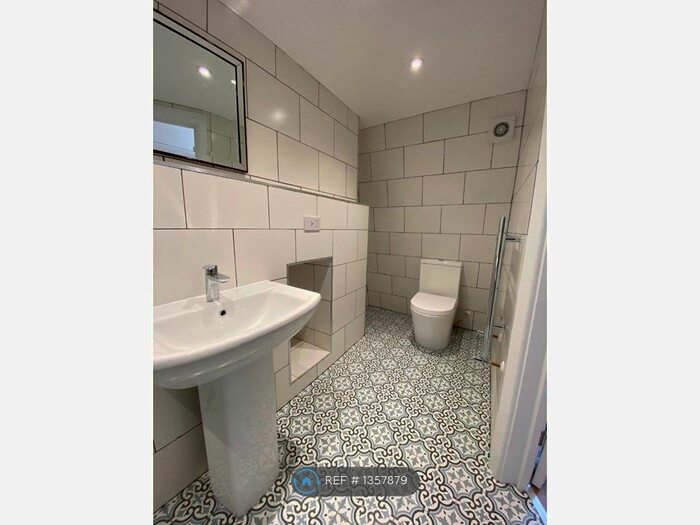 1 Bedroom Flat To Rent In Brookhill Road, London, SE18