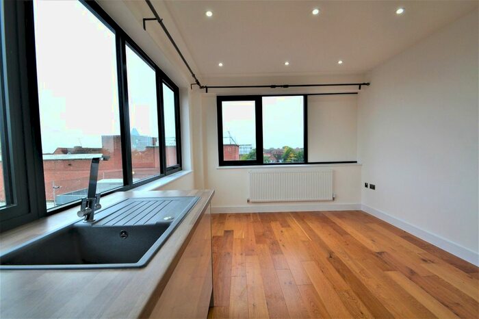 1 Bedroom Flat To Rent In High Street, Ruislip, HA4