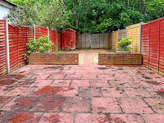 2 Bedroom End Of Terrace House To Rent In Colebrook Road, Wick, Littlehampton, BN17